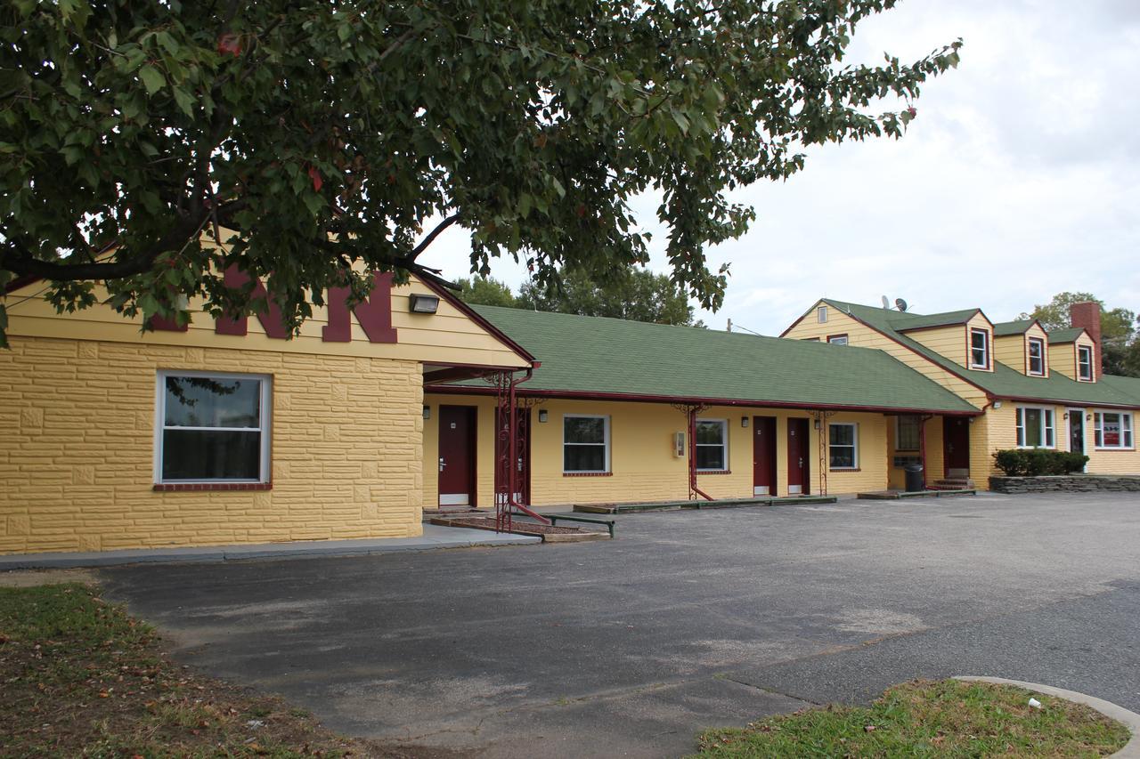 Driftwood Inn Chestertown Exterior photo