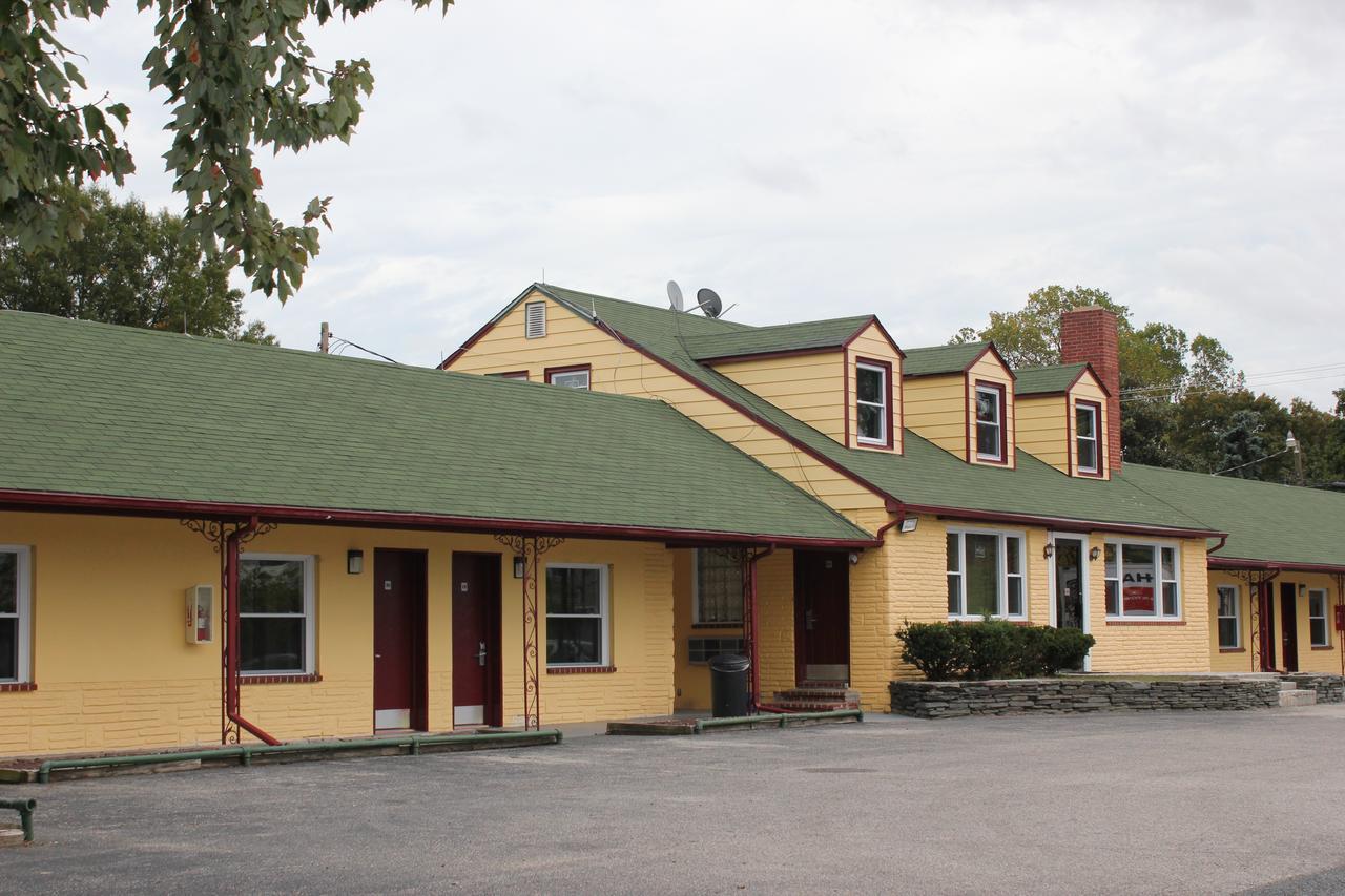 Driftwood Inn Chestertown Exterior photo